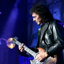 Тони Айомми (Tony Iommi)