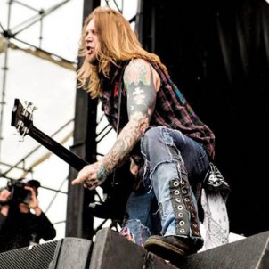 Джон Эксал (John Exall)