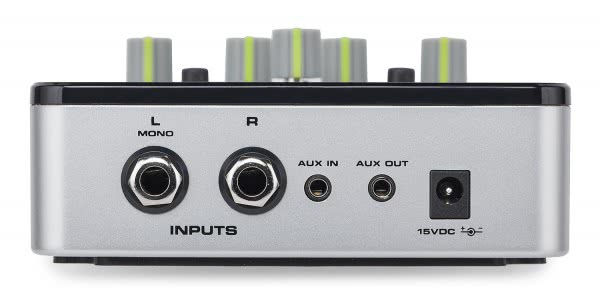 Samson QH4 - четырехканальный предусилитель для наушников