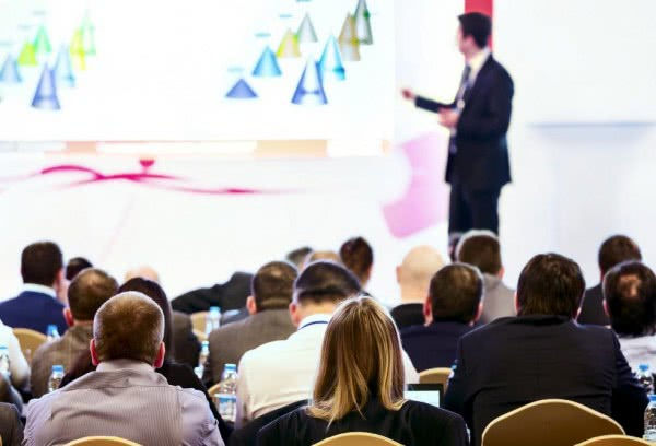 Профессиональные вокальные/речевые радиосистемы Samson Concert 77