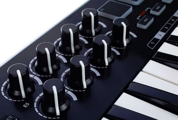 Graphite M25 USB MIDI_3